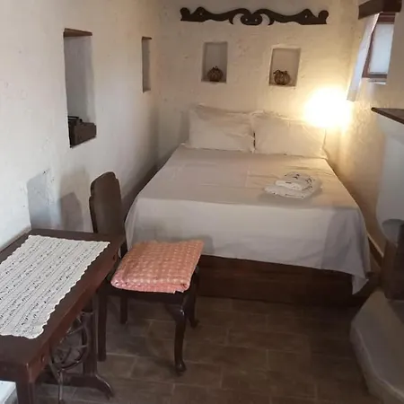 Lindia Athena Traditional House *