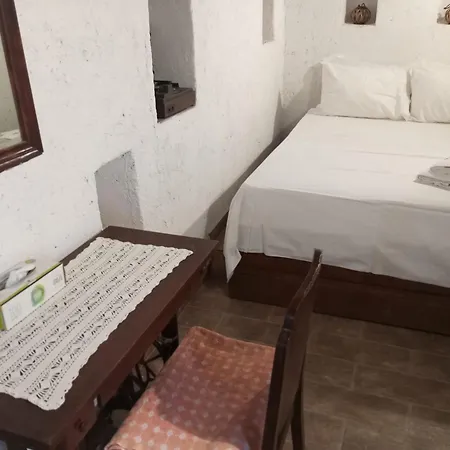 Lindia Athena Traditional House Villa