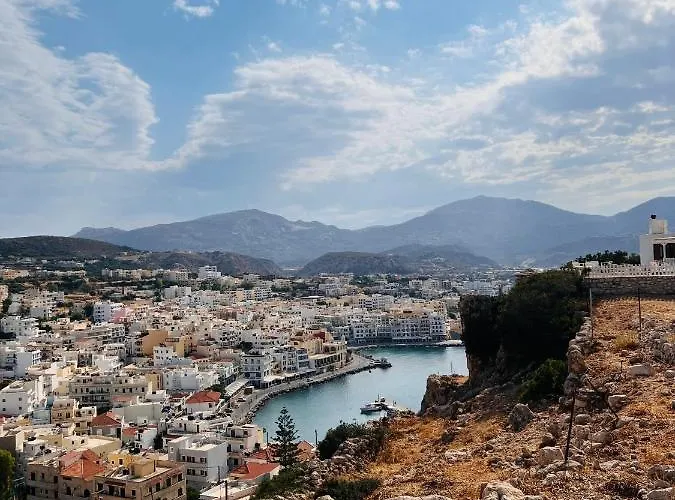 ヴィラ Lindia Athena Traditional House *