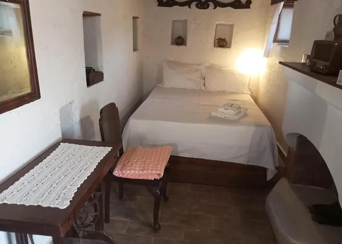 Lindia Athena Traditional House *