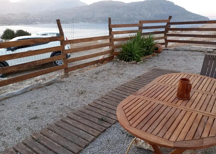 Lindia Athena Traditional House *